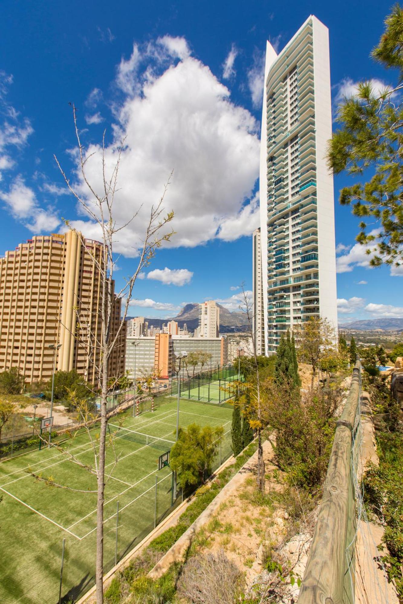 36th Floor - Highrise With Private Terrace & Amazing Sea Views Appartamento