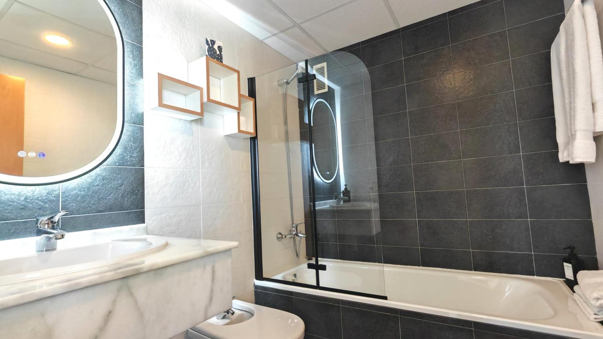 36th Floor - Highrise With Private Terrace & Amazing Sea Views Appartamento *