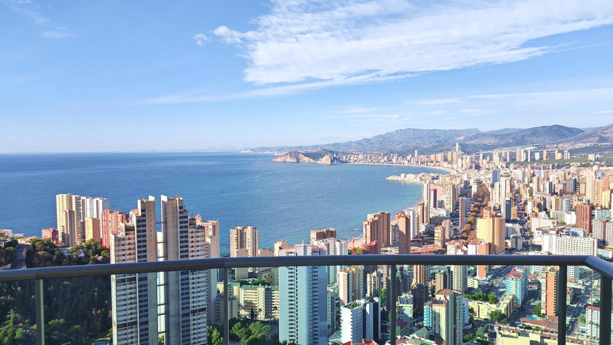 36th Floor - Highrise With Private Terrace & Amazing Sea Views Benidorm