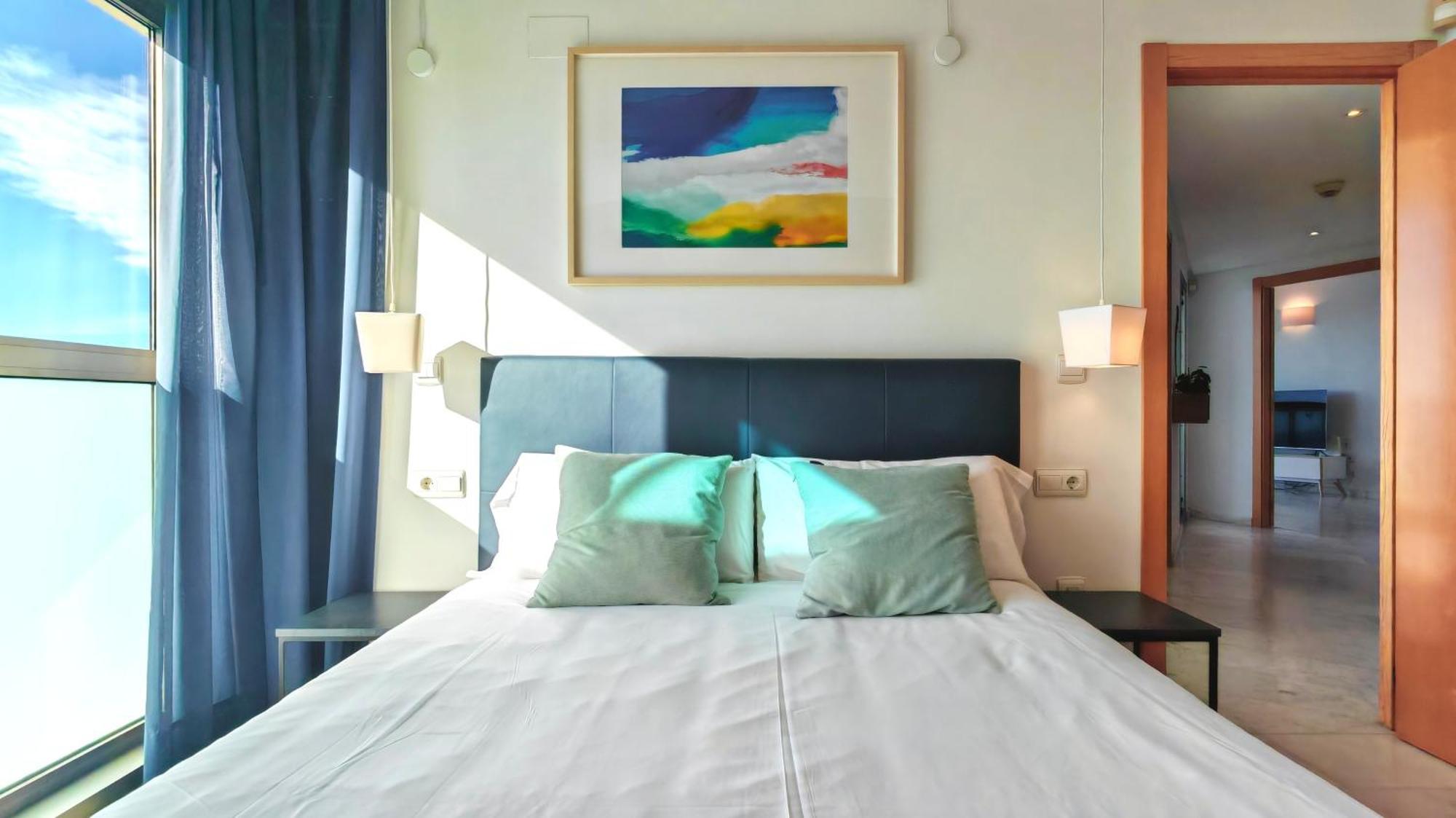 36th Floor - Highrise With Private Terrace & Amazing Sea Views