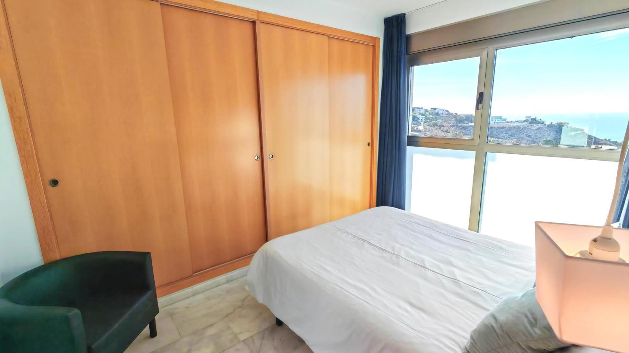 Apartment 36th Floor - Highrise With Private Terrace & Amazing Sea Views