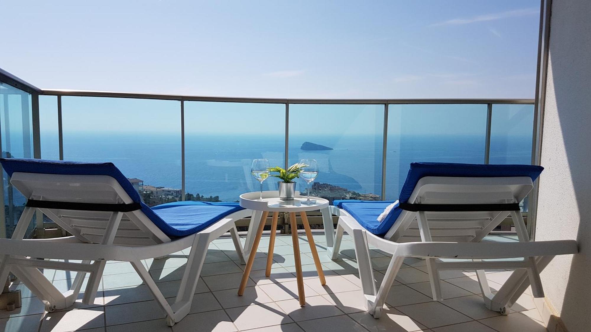 36th Floor - Highrise With Private Terrace & Amazing Sea Views Apartment